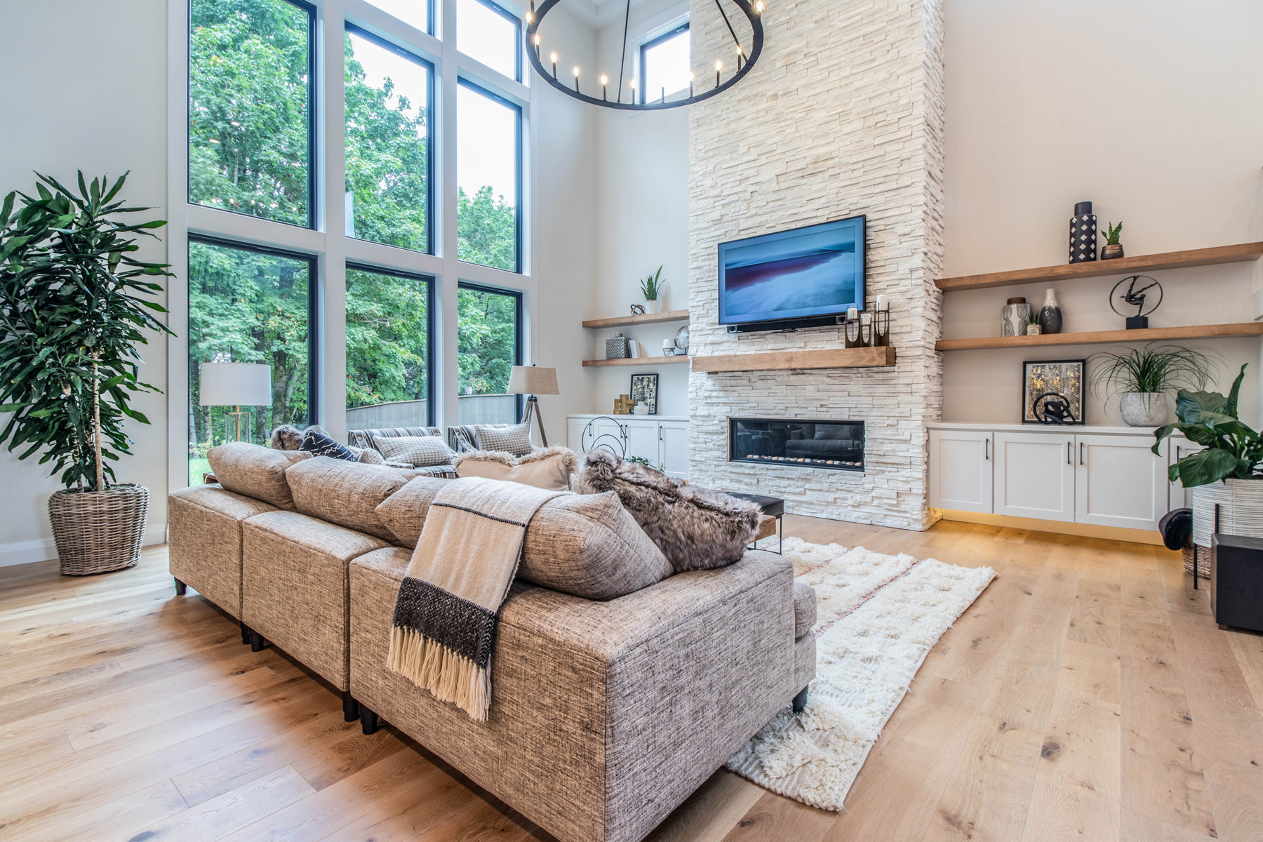 Glavin Homes Parade of Homes in Dawsons Ridge great room