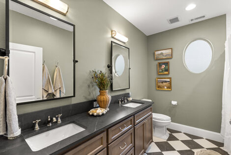 Felida Overlook Lot 7 bathroom