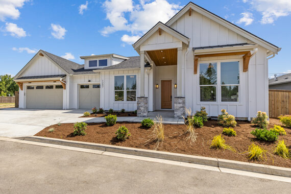 Exterior of home with 3 car garage built by Glavin Homes
